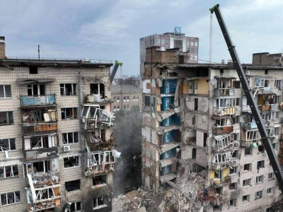 Рятувальники знайшли тіла ще 6 загиблих під завалами під’їзду в Києві