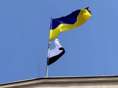 Прапор надії: по всій Україні підняли прапори на підтримку полонених і зниклих безвісти