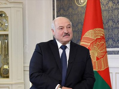 Лукашенко планує подарувати Путіну вершковий сир із зображенням Кремля