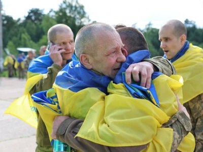 Диво з полону! До України повернули нову групу захисників