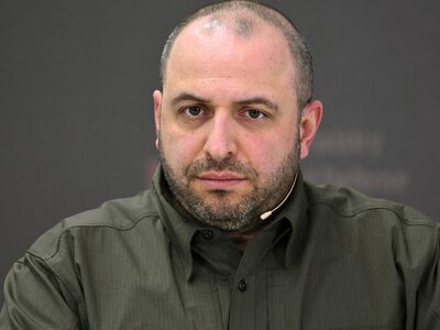 Як Умєров створив закритий клуб із тих, в кого закуповує зброю