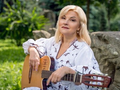 Легендарна українська співачка приголомшила новим фото
