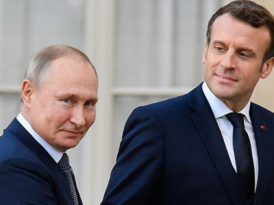 У кремлі заявили про «змістовну» розмову між путіним та Макроном