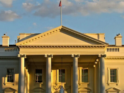 Білий дім підтвердив, що США припиняють постачання деяких видів зброї до України