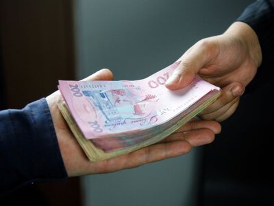 Позичив - втратив друга? Банкір розкриває гірку правду про дружні борги