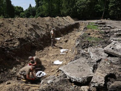 У Львові ексгумували 90% радянських поховань із “Пагорба Слави”