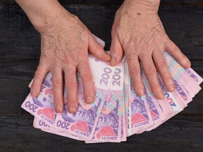 Секретне рішення Кабміну: додаткові виплати пенсіонерам - ви потрапили в цю категорію?