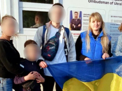 Сім українських дітей повернулися з тимчасово окупованих територій