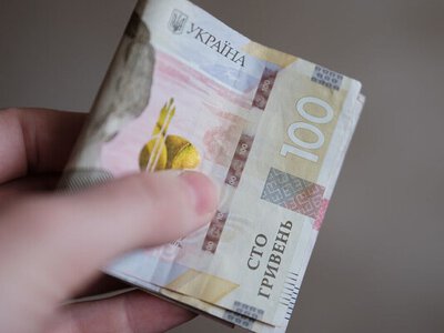 Деякі пенсіонери перестануть отримувати виплати: у чому причина