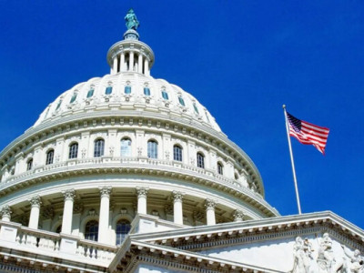Верховний суд США дозволив чиновникам Трампа відновити масові звільнення в уряді