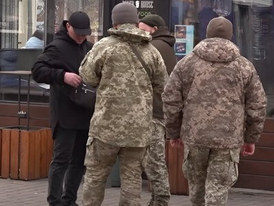 На Хмельниччині засудили чоловіка за «злив» інформації про пересування військовослужбовців ТЦК
