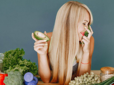 П'ять продуктів для здорового волосся, які потрібно їсти влітку
