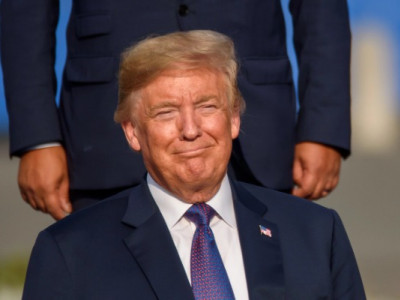 Білий дім привітав США з півріччям Трампа і пообіцяв більше мемів