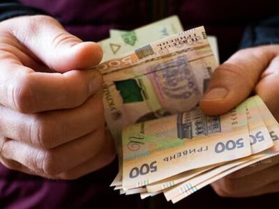 Хочеш пенсію — плати! Як безстажовим українцям “допомагають”