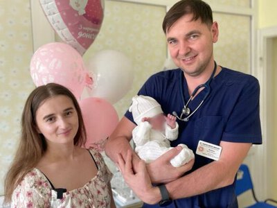 Важила лише 600 грам: львівські лікарі за 4 місяці виходили крихітне маля