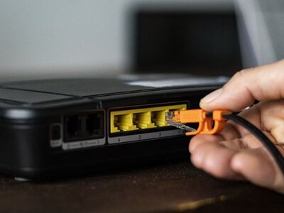 Роутер живе своїм життям? Секрет 10 секунд змінить усе!