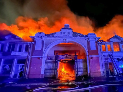 Масована атака дронів: пошкоджено серце Одеси — Привоз (фото)