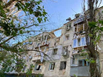 Наслідки ранкового удару по Дніпровському району Херсона