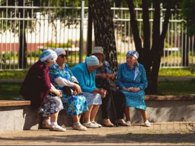 Скільки отримуватимуть українці з середньою зарплатою: названо точний розмір пенсій