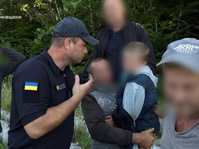 Дитину з вадою слуху знайшли у хащах!