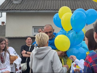 Пішов на війну здоровим, а повернувся – важкохворим: рідні про воїна, якого зустріли після двох років полону