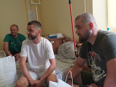 Біль і братерство: поліцейські навідали тих, хто вижив у пеклі