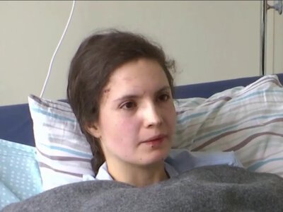 Під час обстрілу Києва дівчина вилетіла з 9 поверху та лишилася живою