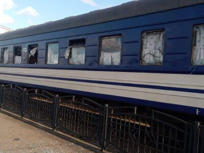 Росіяни запустили безпілотники по вокзалу в Сумах: пошкоджено потяг