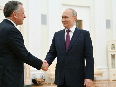 путін передав орден леніна для співробітниці ЦРУ, син якої загинув, воюючи за росію
