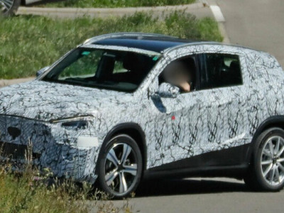 Новий Mercedes GLA: перші фото та очікувані зміни