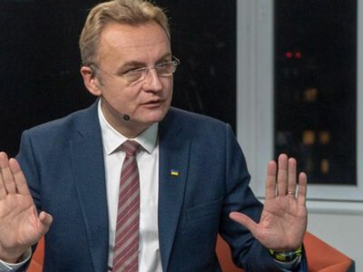 Як Садовий роздава гроші минулого місяця? Несподівані цифри