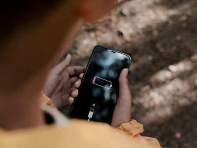 Як змусити батарею працювати вдвічі довше: 15 простих кроків
