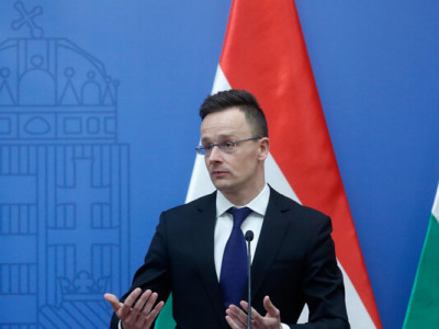 Угорщина обурена атаками України на її з росією Дружбу