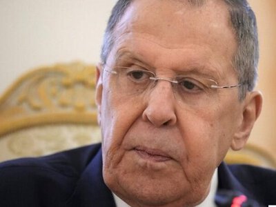 Лавров приїхав на Аляску у світшоті з написом СРСР – росЗМІ