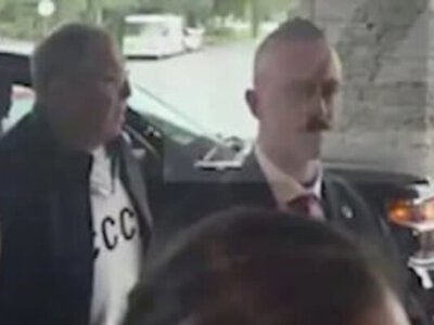 Лавров прибув на Аляску в кофті з написом СССР