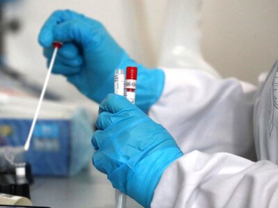В Україні за тиждень утричі зросла кількість випадків COVID-19: виявлено нові штами