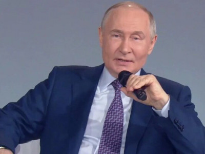 Недолугому путіну приходиться токмачити, що переговори про мир не повинні готуватися і відбуватися пд вибухами бомб, ракет і шахедів