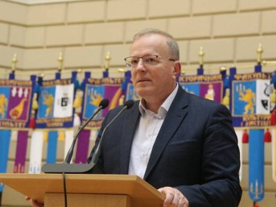 Відпустка за мільйони? Головний освітянин Львівщини шокував виплатами