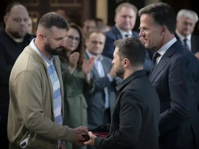 Президент і Генсек НАТО нагородили воїна Миколу Левкуна орденом За заслуги