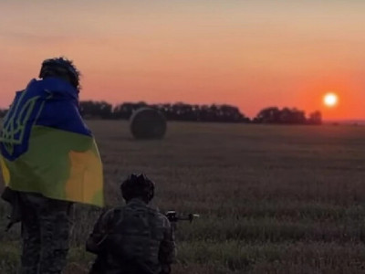 Прикордонники показали знищення дронами ворожої телевежі та складу пального окупантів