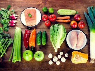 Сім продуктів, які можуть захистити зуби від карієсу