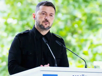 Зеленський: Україна використовує свою зброю для ударів по рф