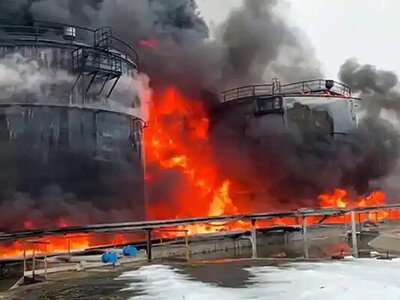 РОСІЯ ПАЛАЄ