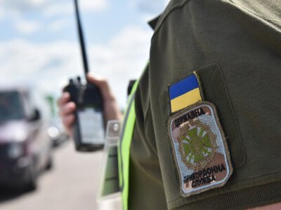 На кордоні розпочався пропуск чоловіків від 18 до 23 років