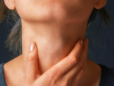 Правда і міфи про ангіну: що її спричиняє, які симптоми недуги і чи допомагає гаряче