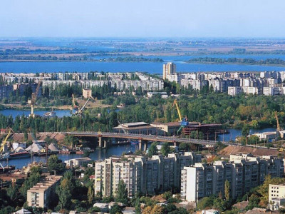 «Ми свідомо вирішили не виїжджати»: як виживають ті, хто залишився на Острові у Херсоні, та що розповідають евакуйовані