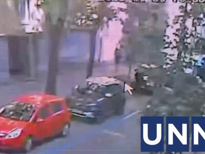 Був з сумкою Glovo, стріляв у спину: відео з місця вбивства Андрія Парубія