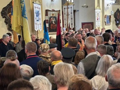 У Львові ховають Андрія Парубія, на прощання прибули нардепи: відеотрансляція