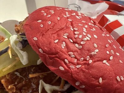 У Чехії KFC запустить рожеві бургери