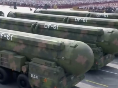 Китай на параді показав нову міжконтинентальну балістичну ракету DF-61, надвеликі підводні дрони і лазерні системи ППО